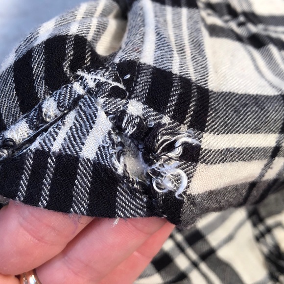 Lucky Brand Plaid flannel top tunic Size Small Black White Button down Soft - Picture 8 of 9